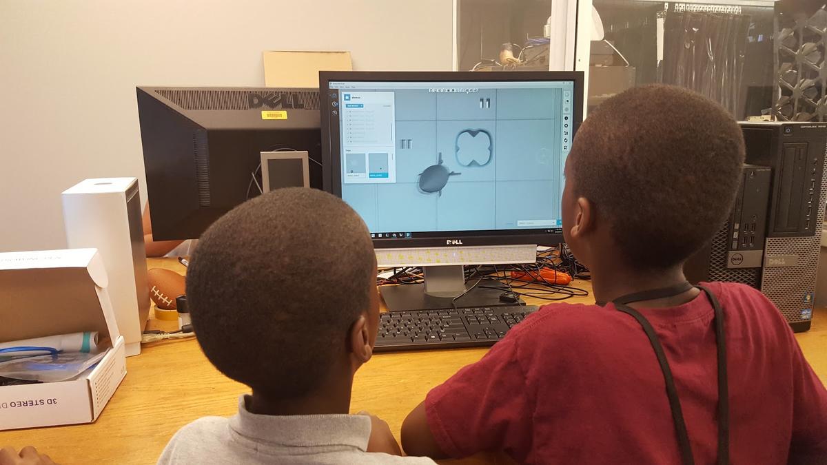 Students learned how to use 3D printing software and machines.